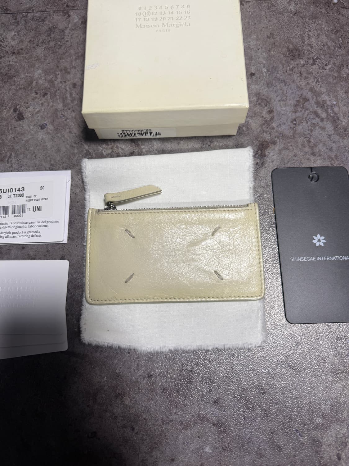 마르지엘라 지퍼 카드지갑 풀박스 상품이미지2
