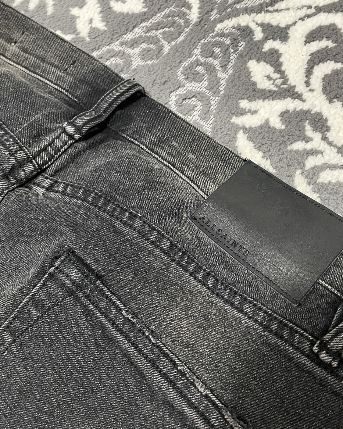 AllSaints Distressed Black Denim Pants 상품이미지4