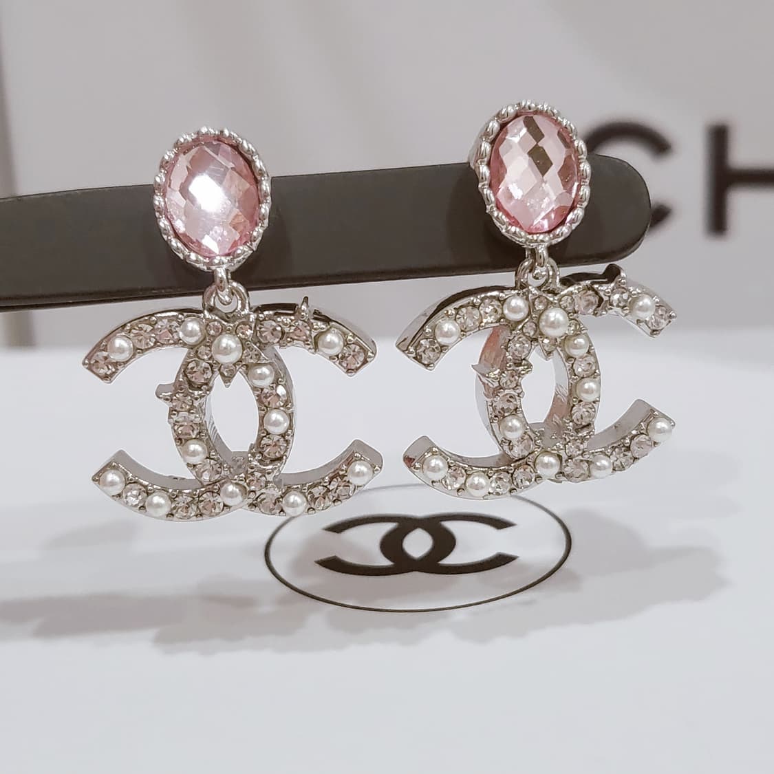 샤넬 cc로고 핑크 크리스탈 귀걸이 업사이클링 상품이미지3