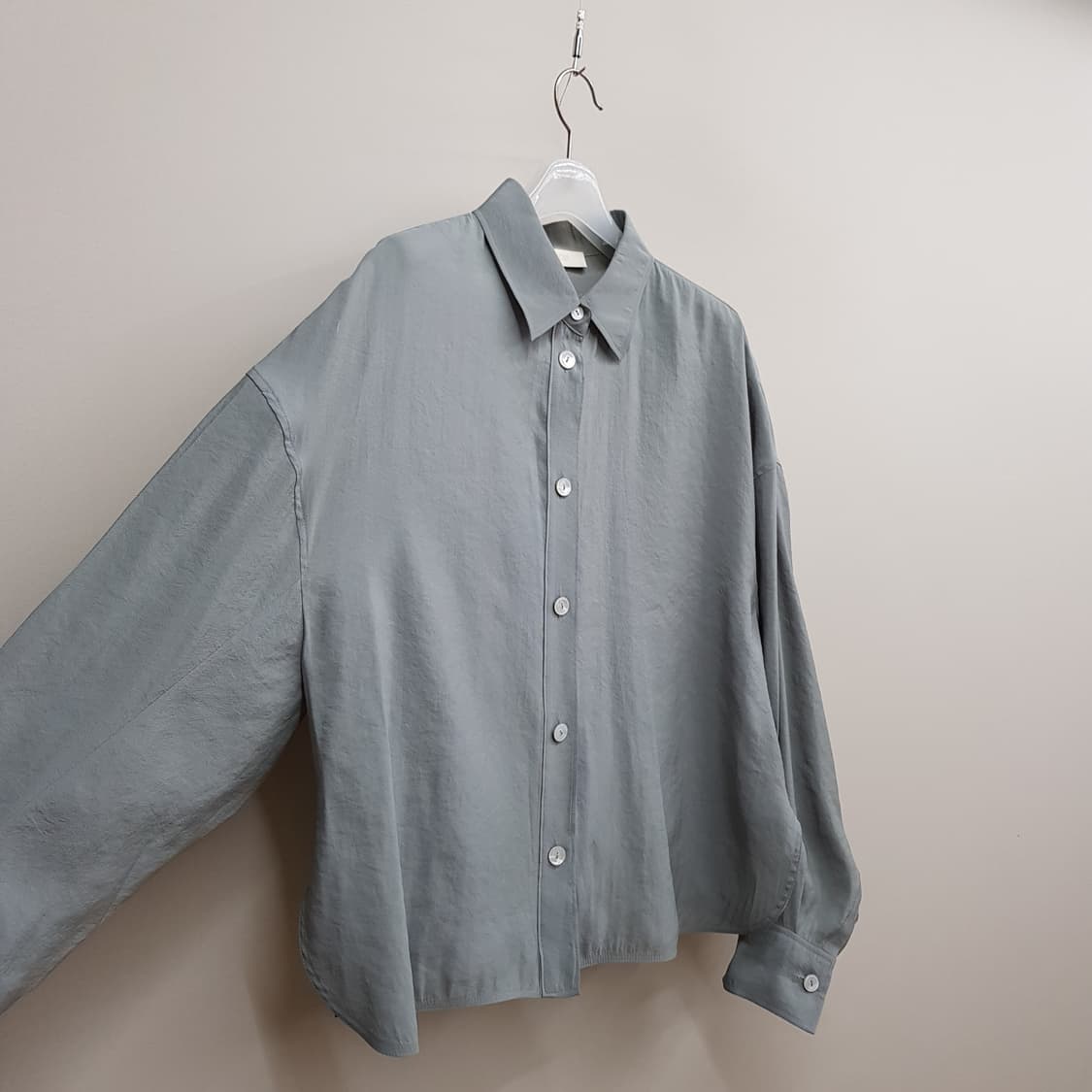 르베이지 2023 레이온 혼방 실루엣 셔츠 블라우스 97-103-165 상품이미지3