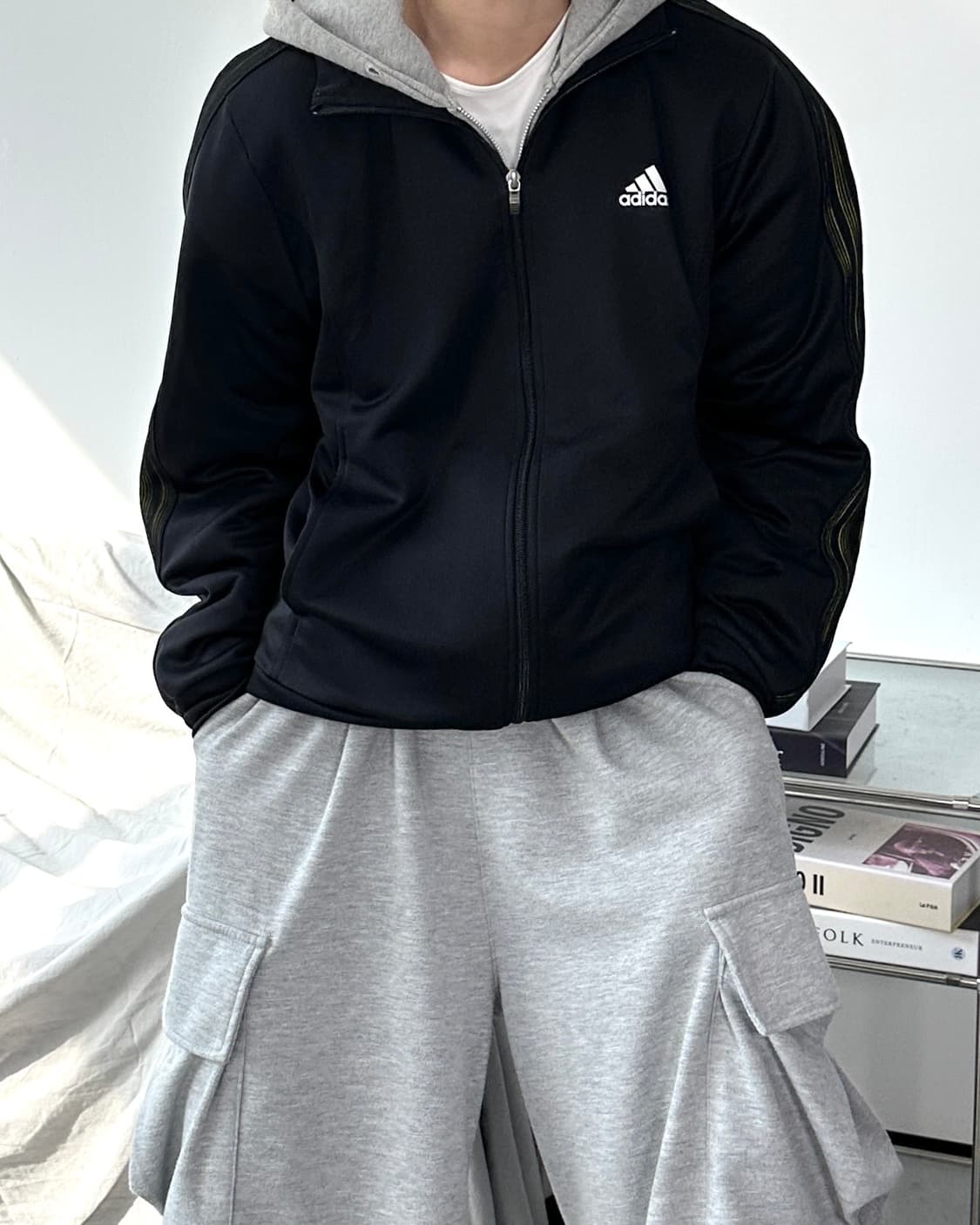 아디다스 블랙 홀로그램 트랙탑 져지 L 상품이미지1