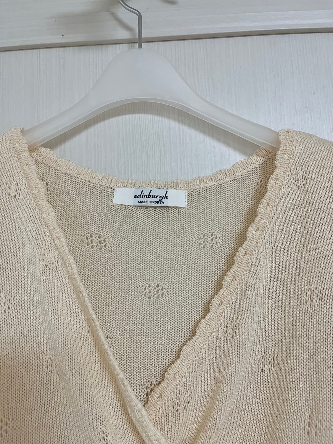 에딘버러 핑크 아이보리 펀칭 랩 니트 크롭 가디건 상품이미지2