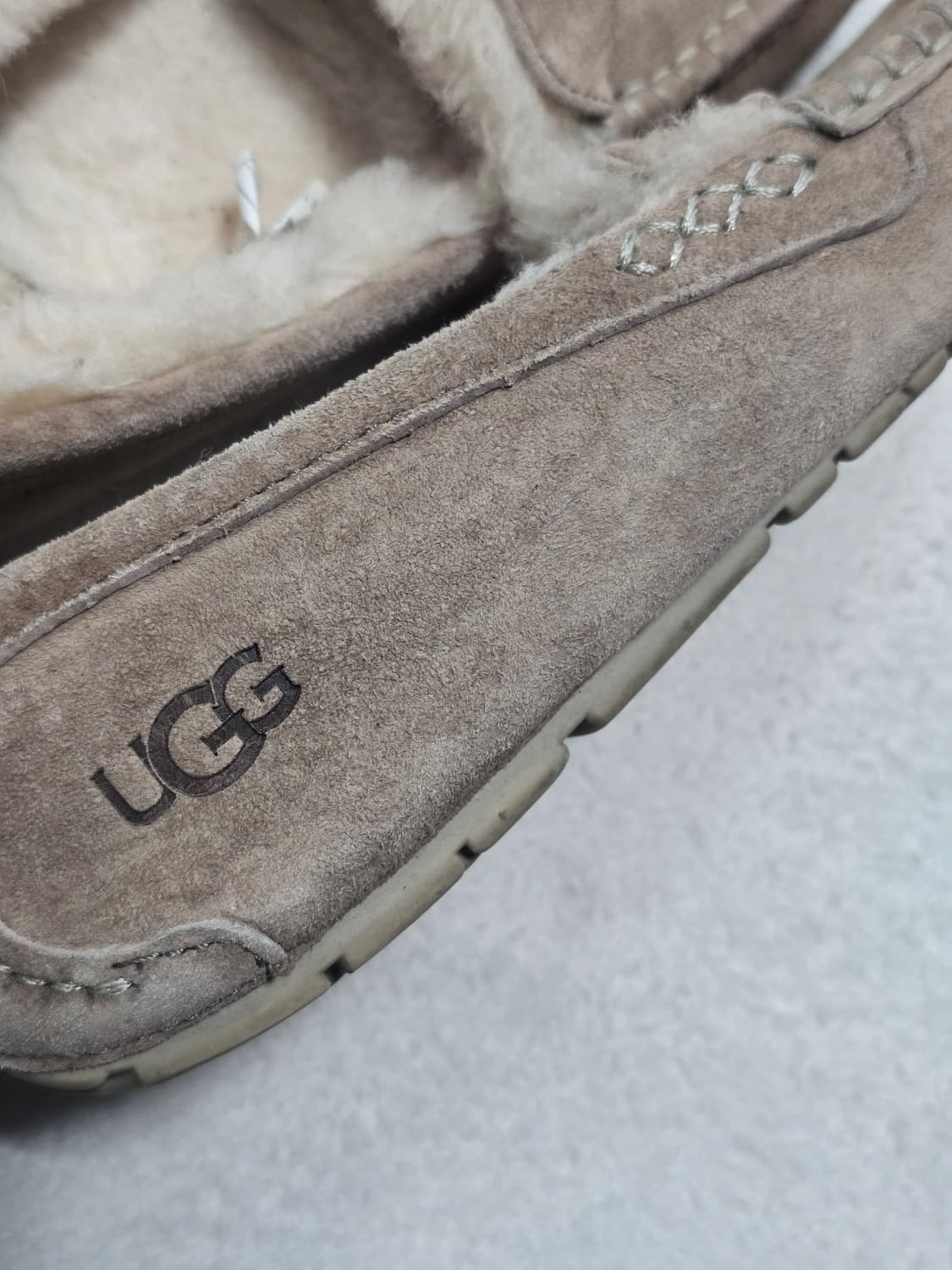 UGG 어그 모카신 슬리퍼 스웨이드 260 상품이미지3