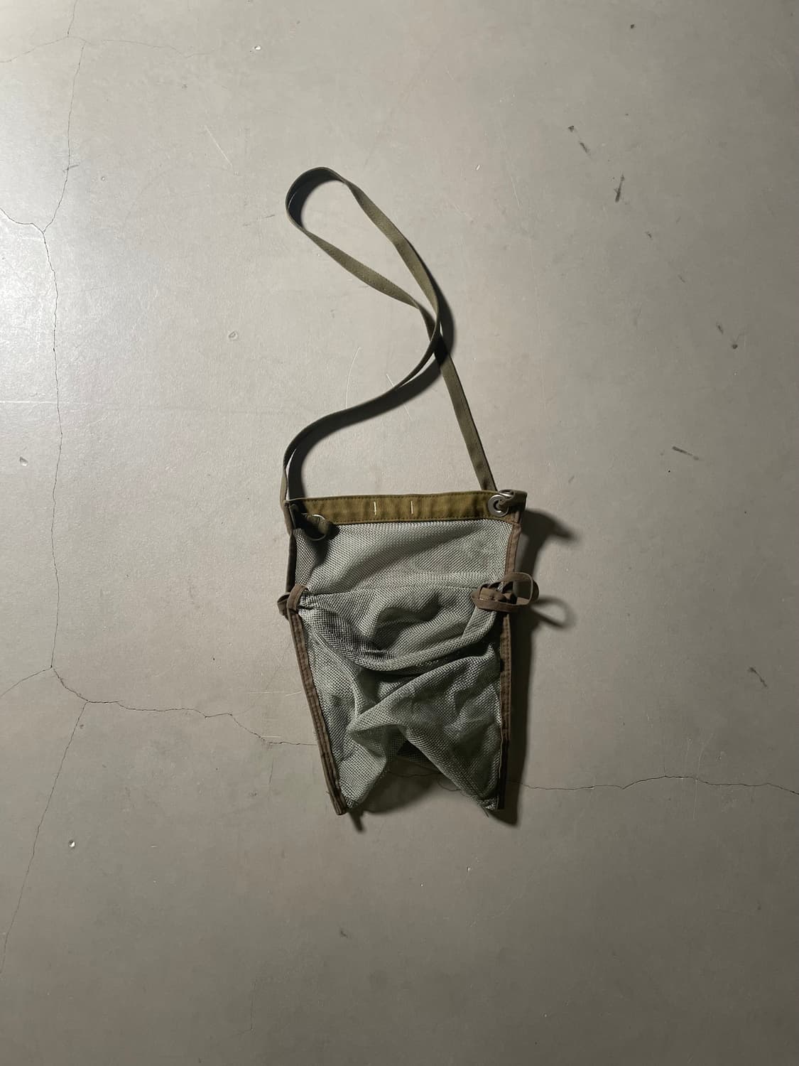 예스터데이투모로우 Mesh Sling Bag 상품이미지4