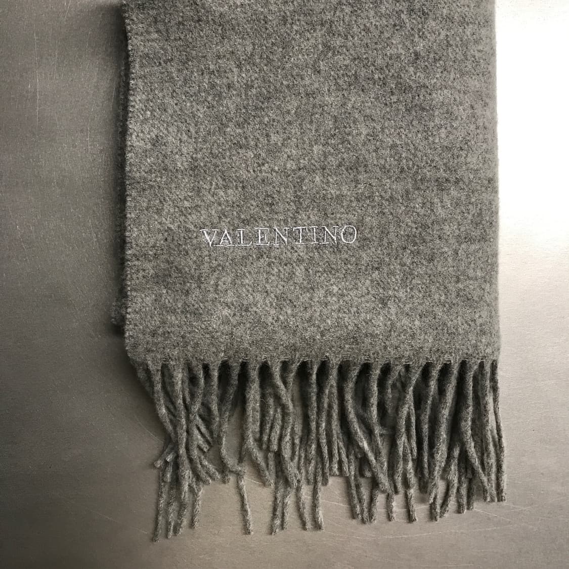 발렌티노 그레이 머플러 상품이미지3