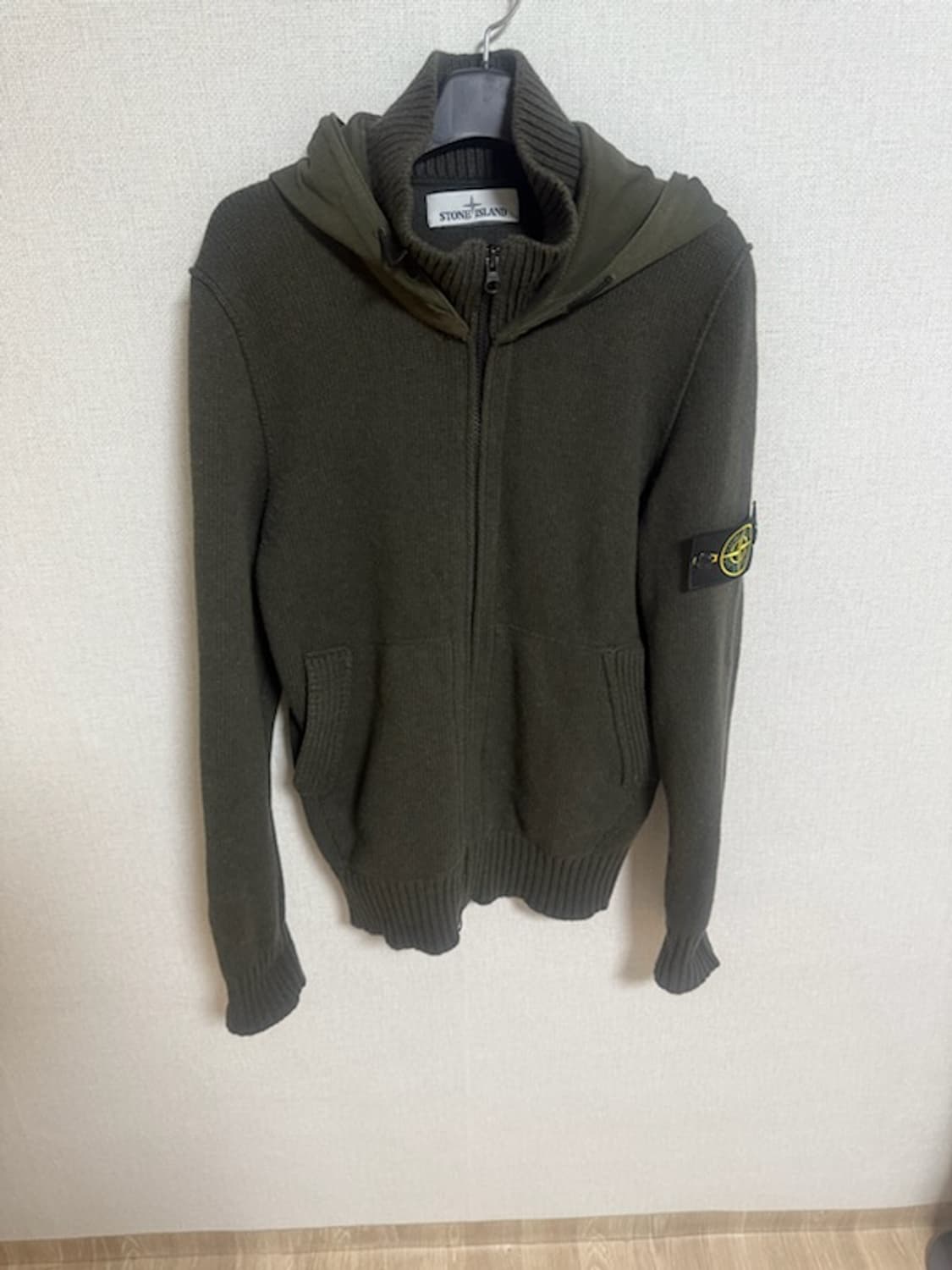 스톤아일랜드 후드 니트집업 상품이미지1