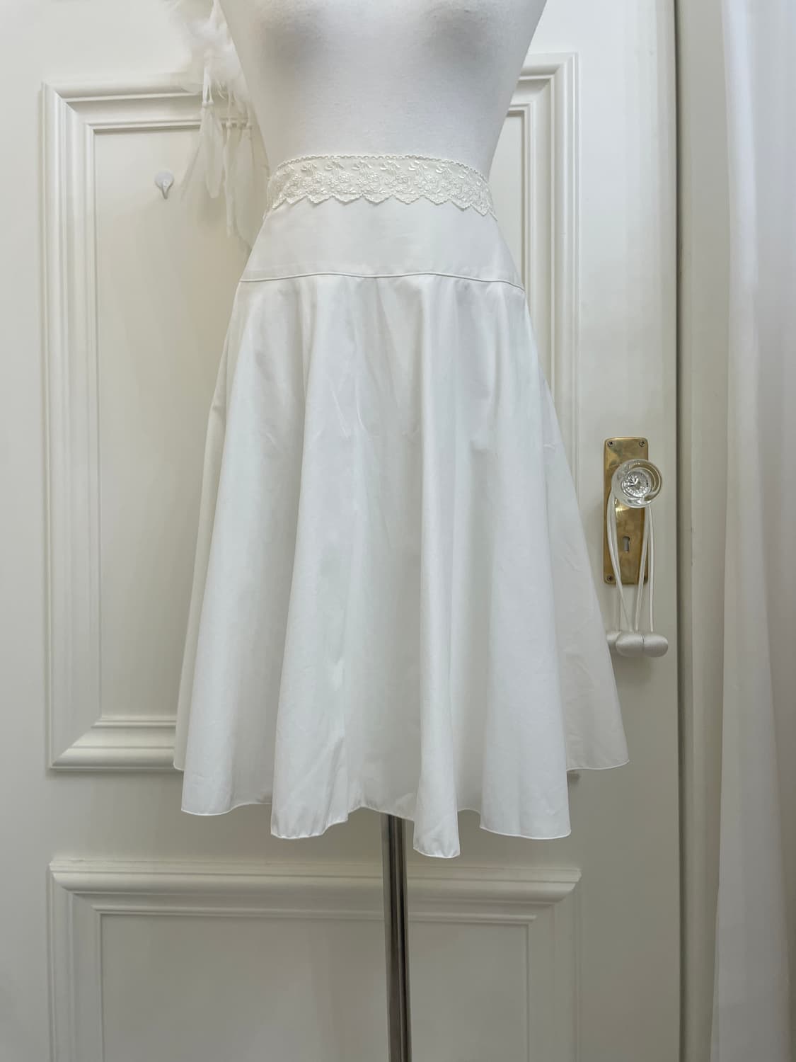 white waist lace point flare midi skirt 상품이미지5