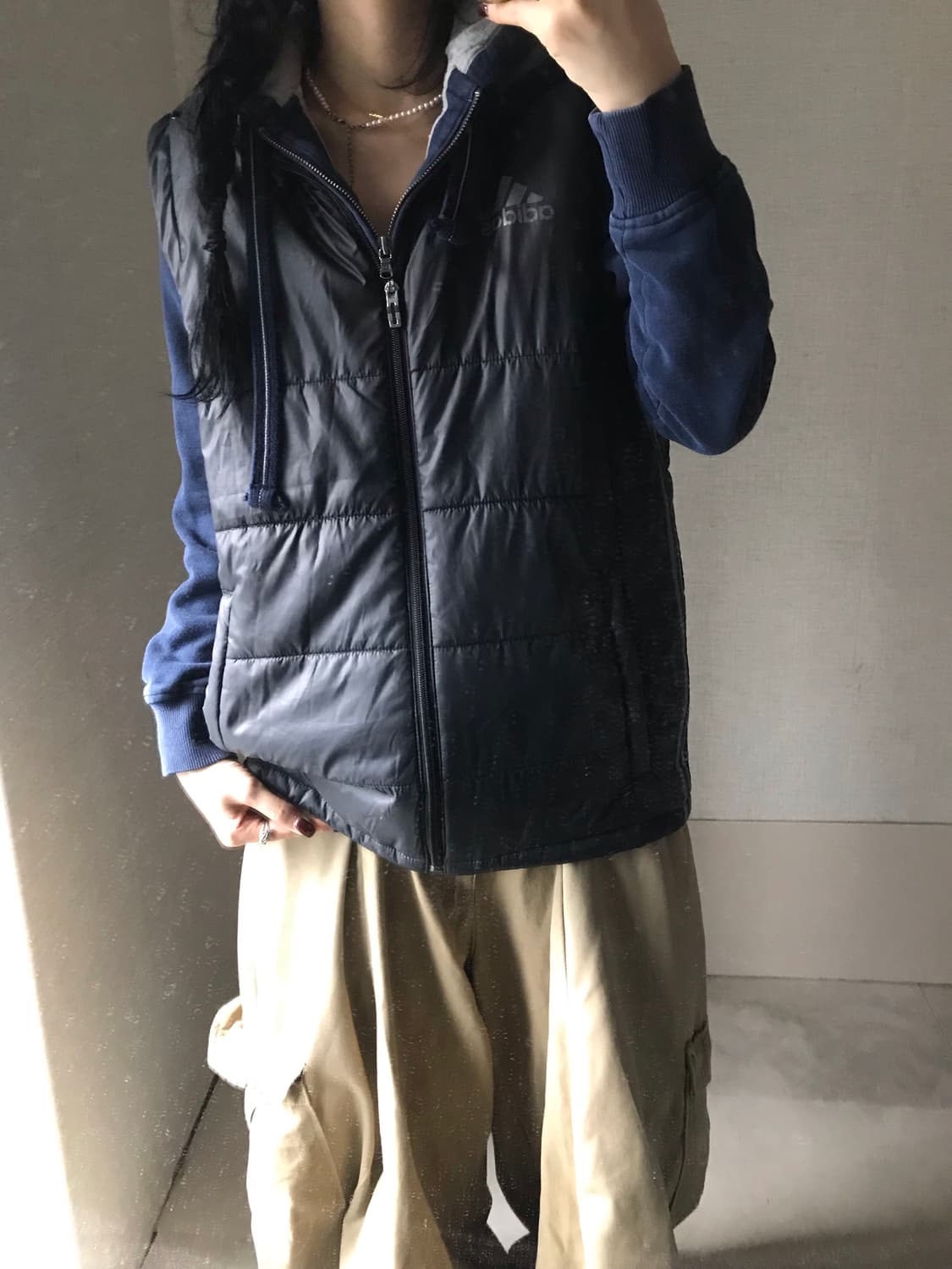 아디다스 블랙 그레이 패딩조끼 상품이미지2