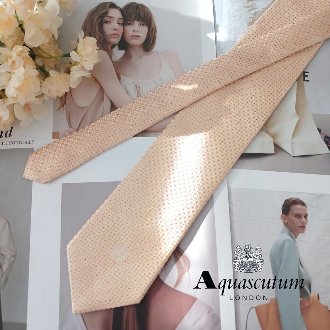 아쿠아스큐텀 실크 옐로우 자카드 넥타이 9cm A+등급 A19105
 상품이미지1