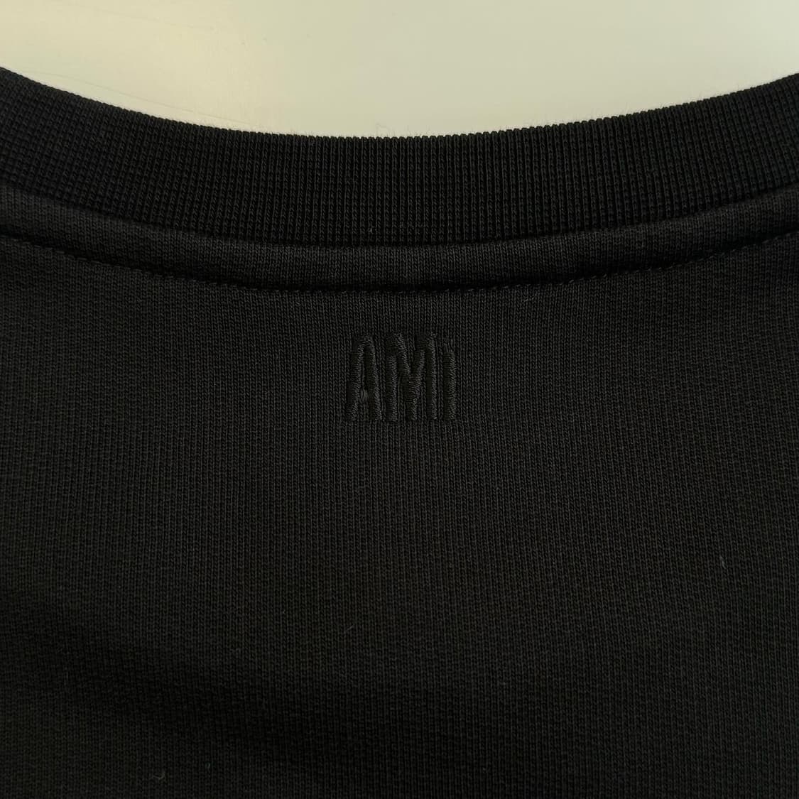 AMI  아미 블랙 크루넥 스웻셔츠 상품이미지3