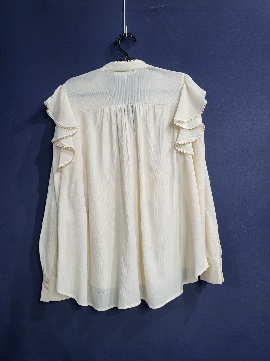 온앤온 러플 블라우스 상품이미지5