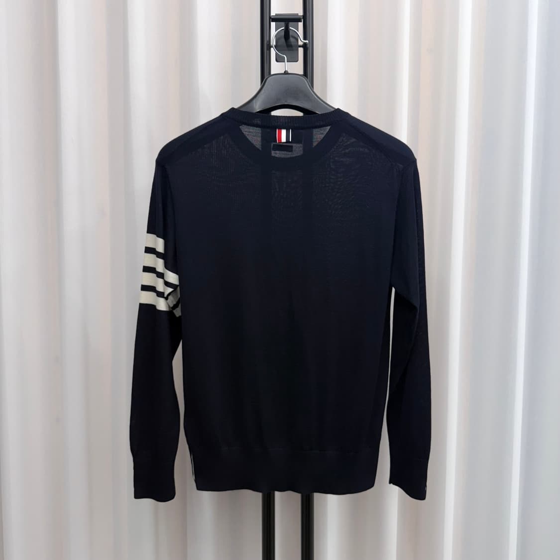 [2] 톰브라운 사선완장 울 니트 네이비 상품이미지2