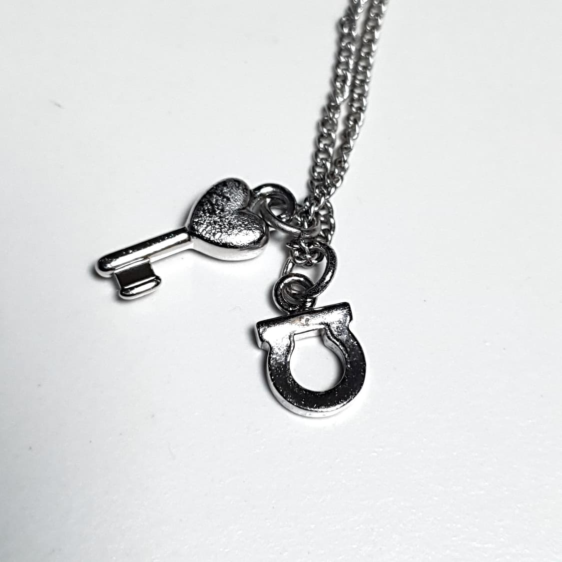 페라가모 간치니 하트키 목걸이 상품이미지2