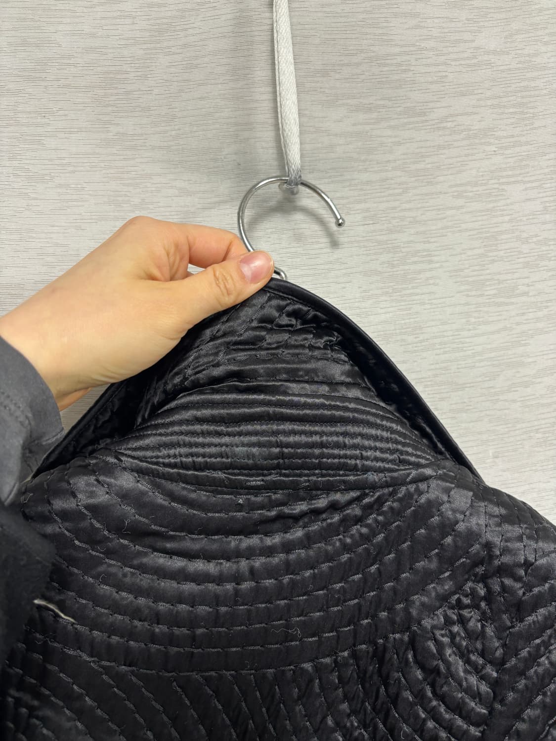 아르마니 진스 써큘러 퀼팅 자켓 여성44-55 상품이미지8