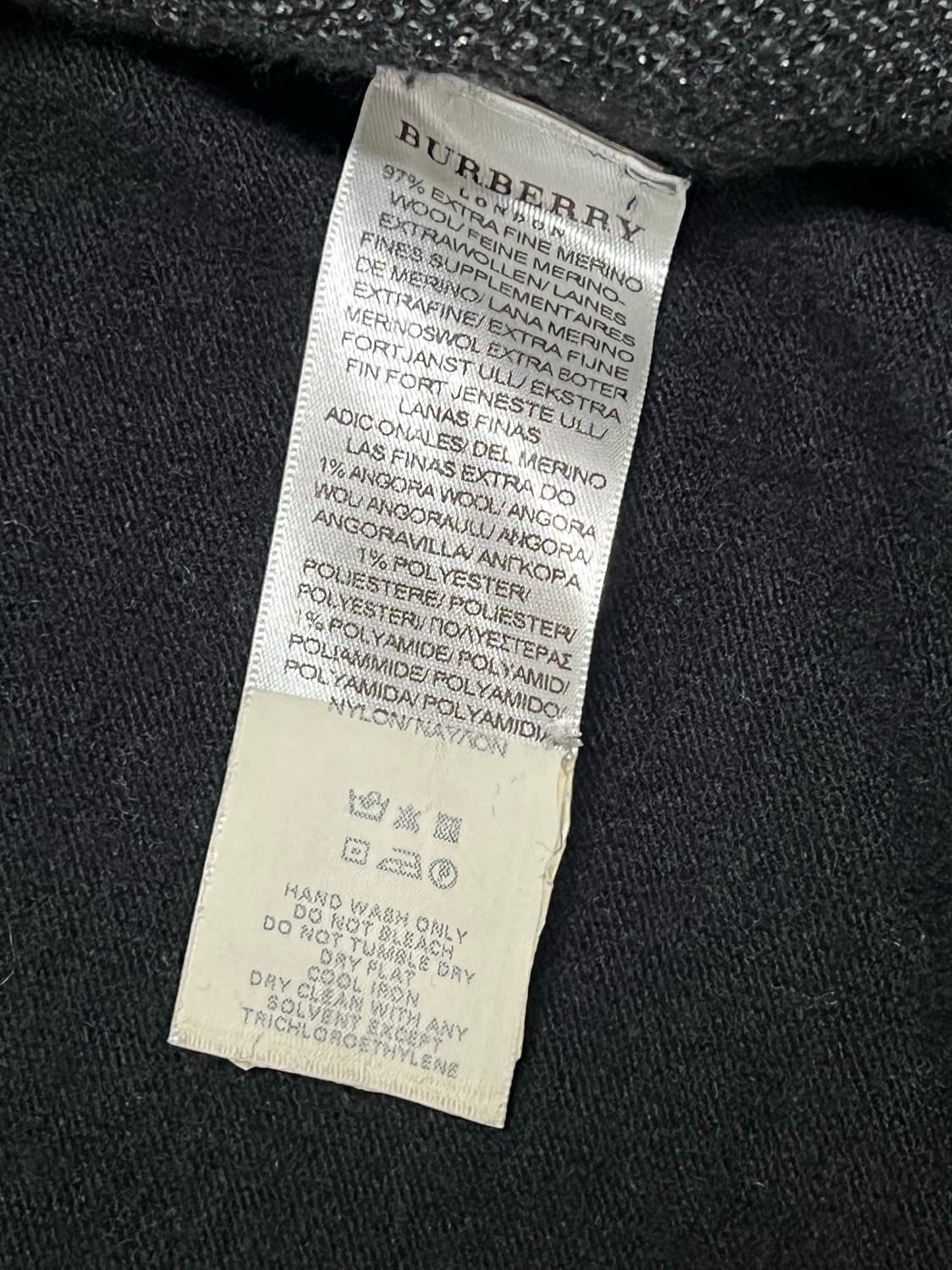 (정품)버버리 블랙 체크 니트집업M 상품이미지5