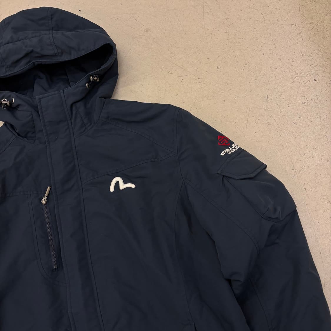 에비수 스몰로고 페이드 네이비 후드 자켓 상품이미지2