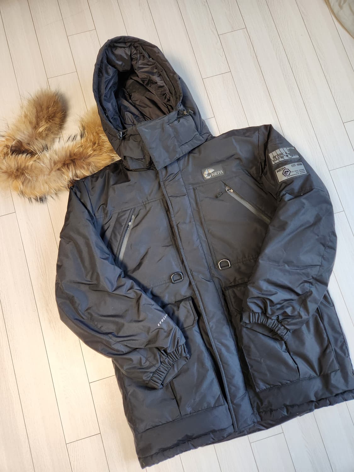 네파 알라스카 헤비다운 자켓 덕다운 패딩 점퍼 사이즈xl

정가 6900 상품이미지1