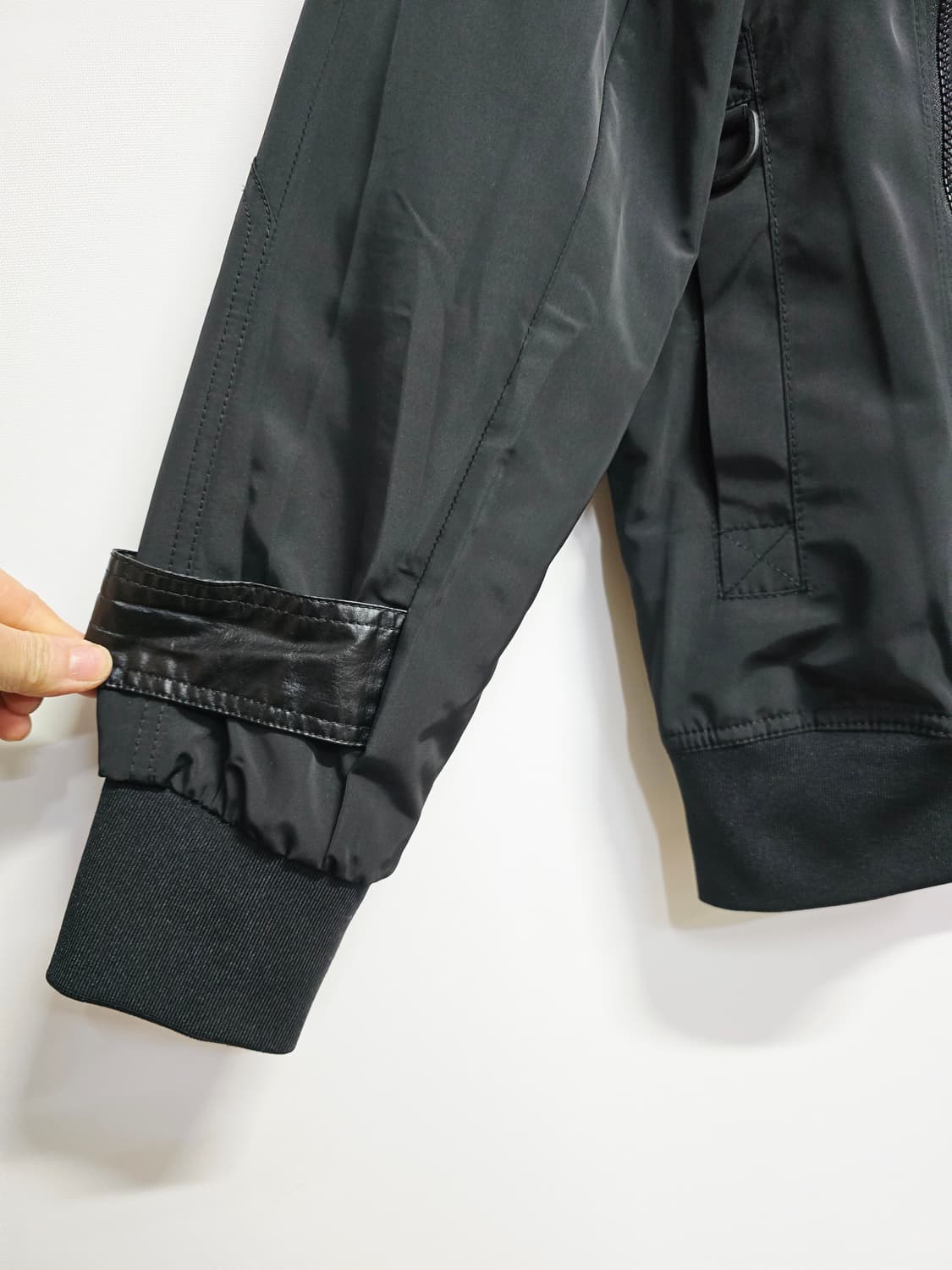 codes combine 하이커 블랙 바람막이 자켓 상품이미지3