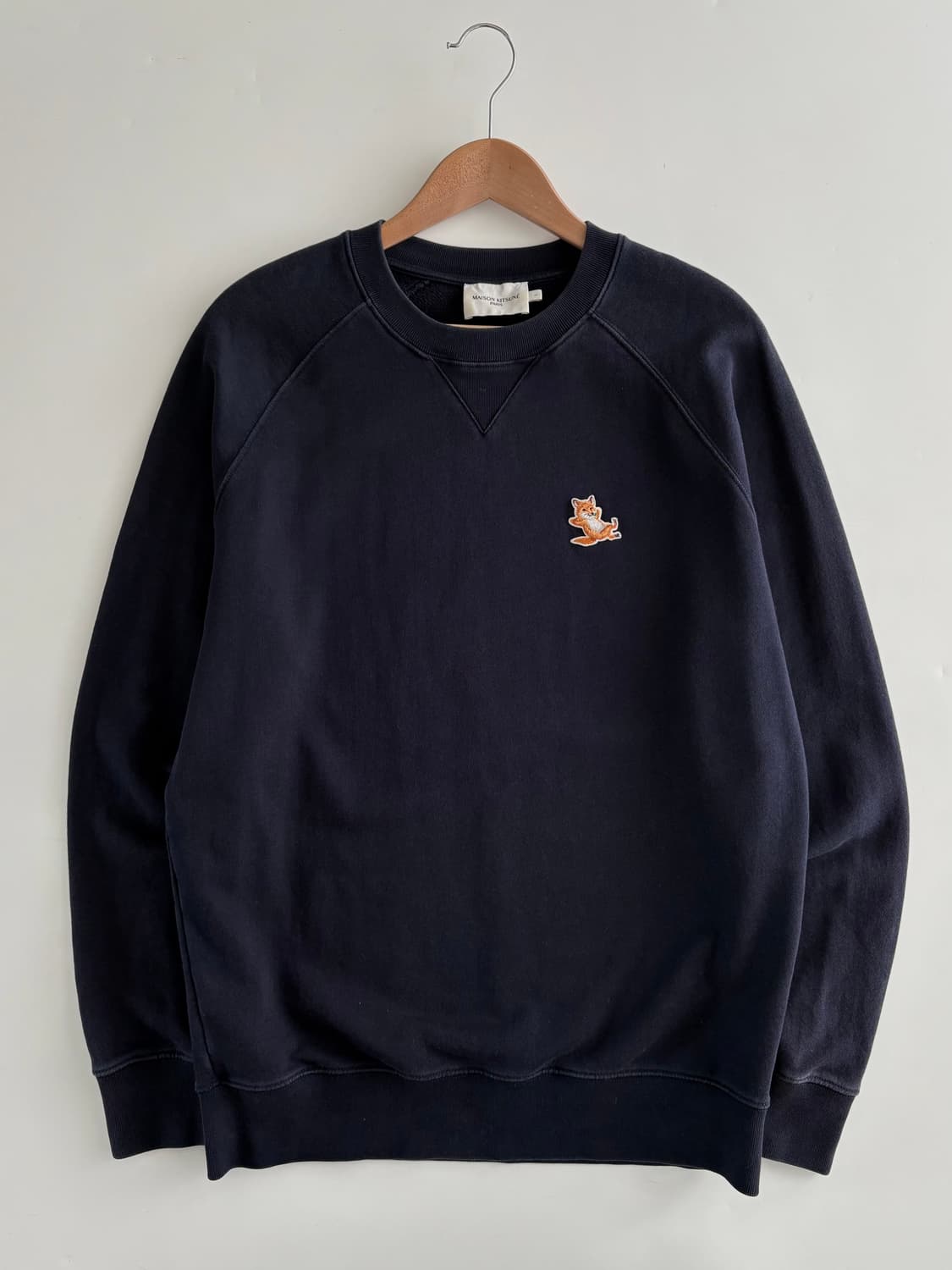 Maison Kitsune 메종키츠네 폭스패치 네이비컬러 맨투맨 상품이미지1