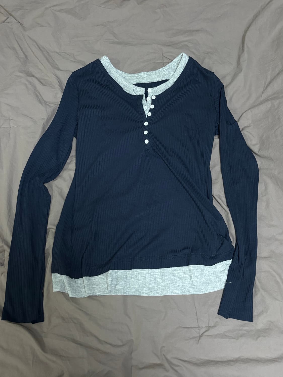 레이어드 헨리넥 브랜디멜빌깔 롱슬리브 네이비 상품이미지1