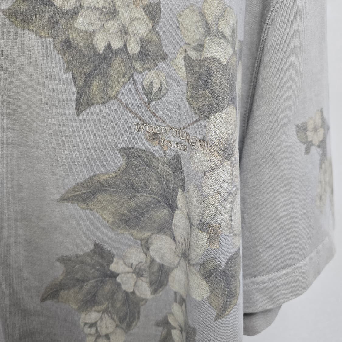 25ss 우영미 백로고 페이드 플라워 반팔 티셔츠 52사이즈 110 판매 상품이미지2