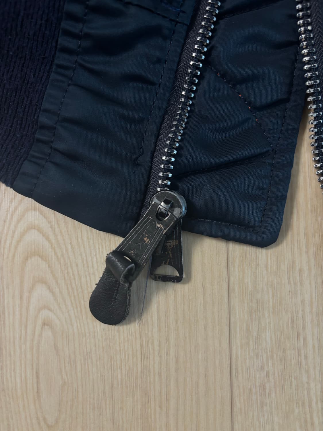 알파인더스트리 Ma-1 Made in USA 네이비 상품이미지3