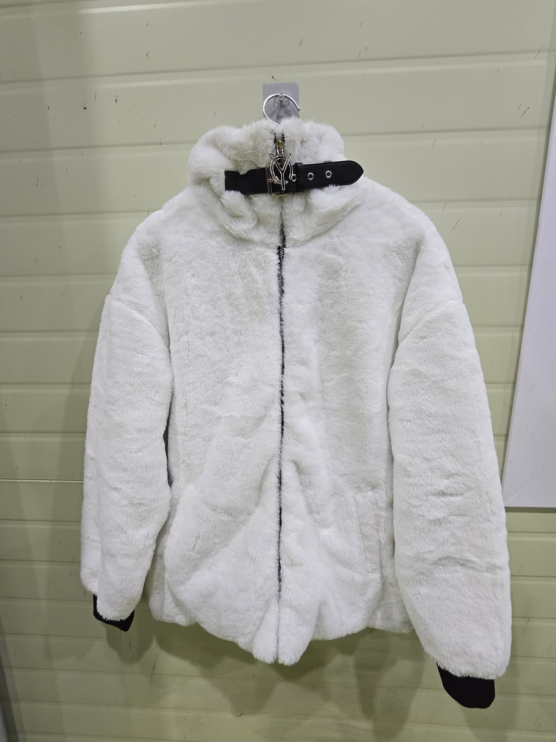 유니크한 화이트 퍼 자켓 상품이미지10