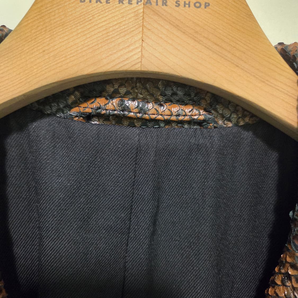 아미 스네이크 가죽 롱 코트 상품이미지2