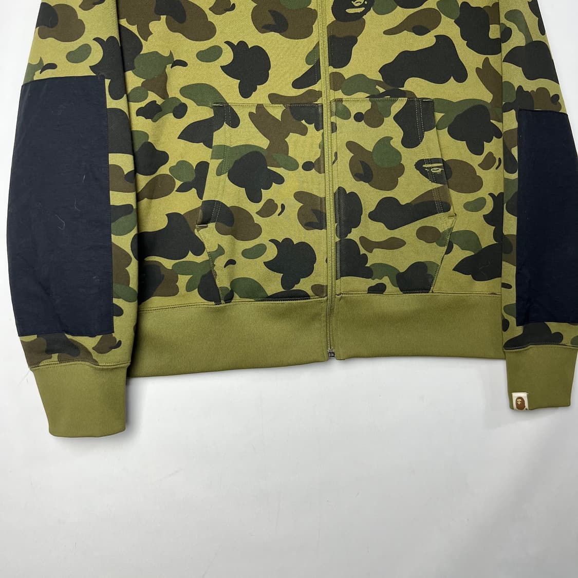 [A BATHING APE] 베이프 밀리터리 카모 패널 후드집업 상품이미지4