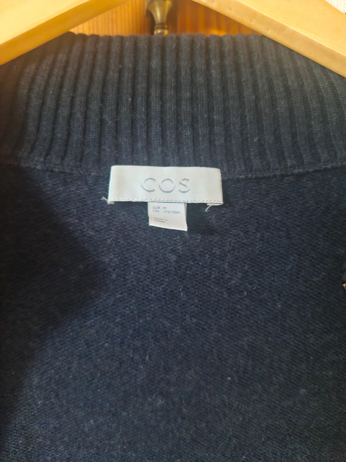 코스 니트집업 블랙 M (실측100~105) 상품이미지3