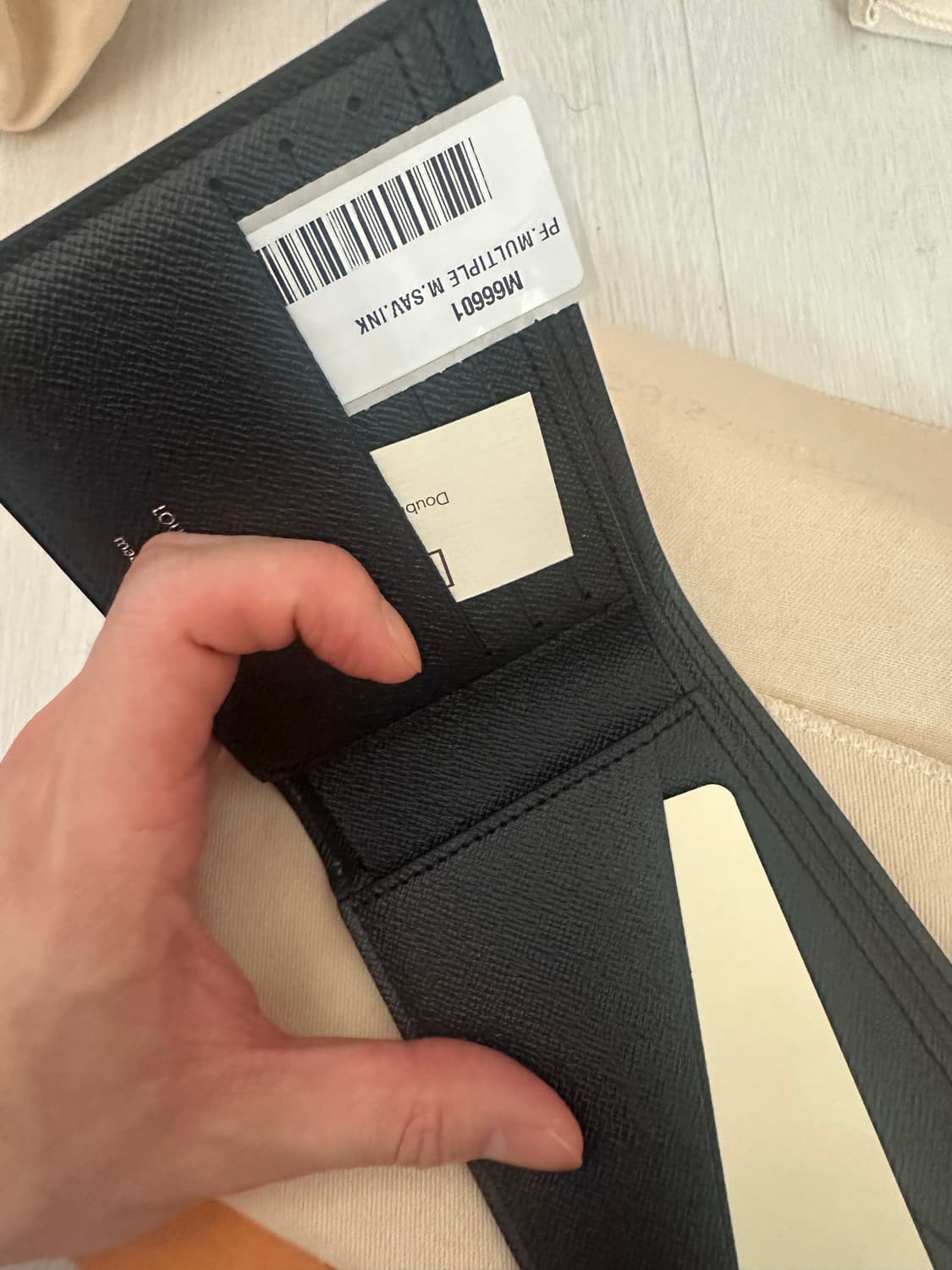 [OS] 루이비통 x 채프먼 한정판 멀티플 반지갑 상품이미지3