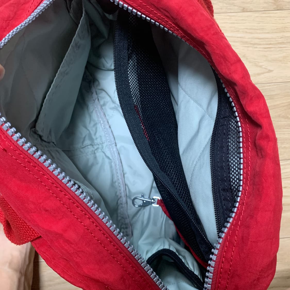 Kipling 키플링 레드 크로스백 +(방석) 상품이미지3