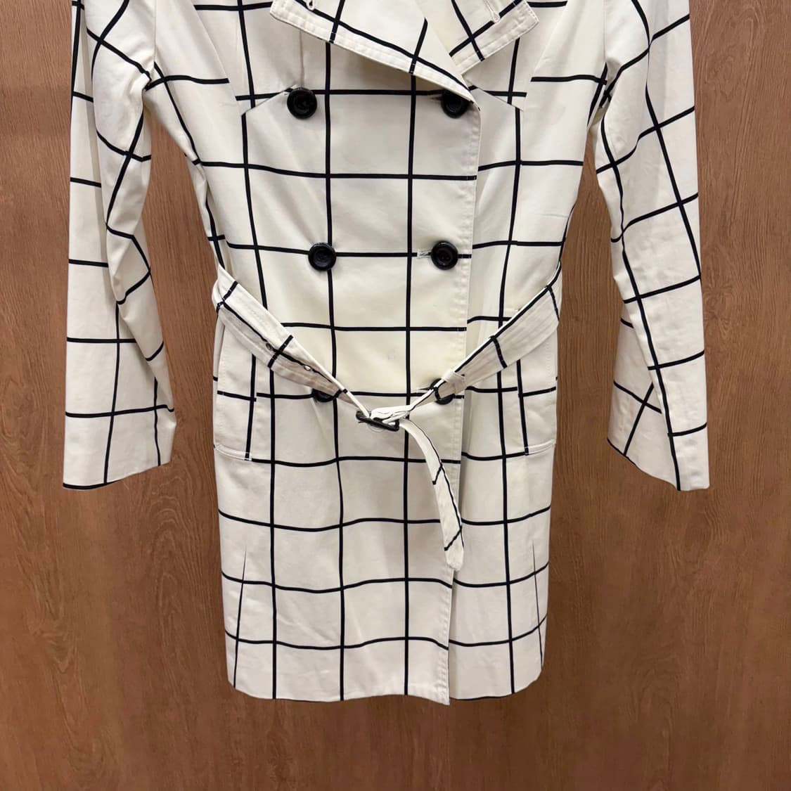 버버리 런던 트렌치 코트 더블브레스트 노치드 라펠 체크 디테일 화이트 상품이미지5