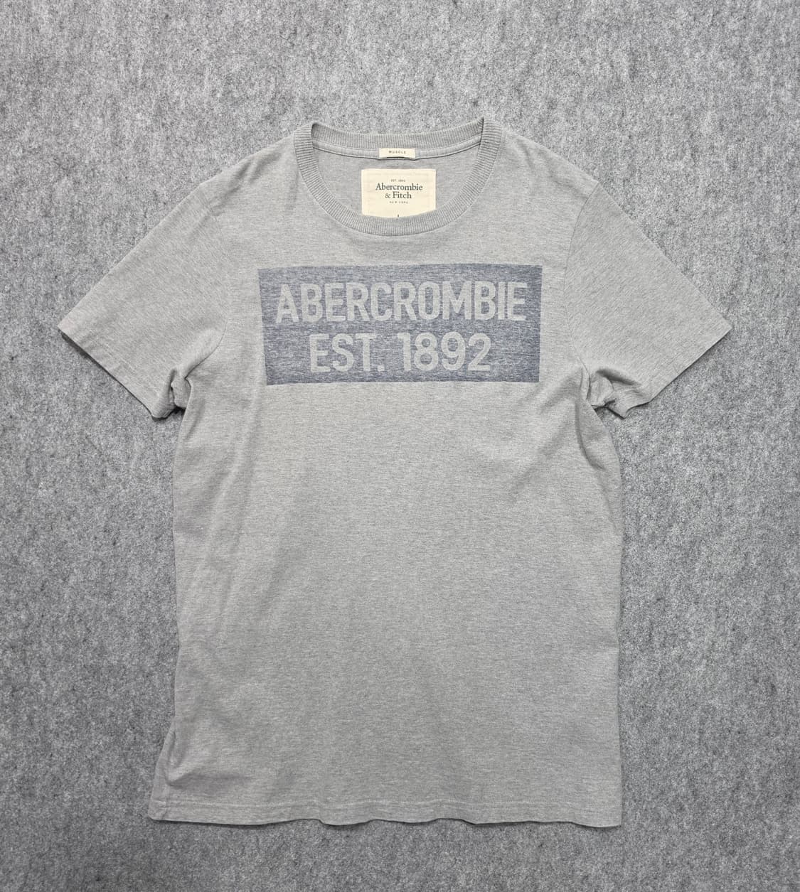 아베크롬비 Y2K 1982 스펠로고 반팔티 그레이 L 상품이미지1