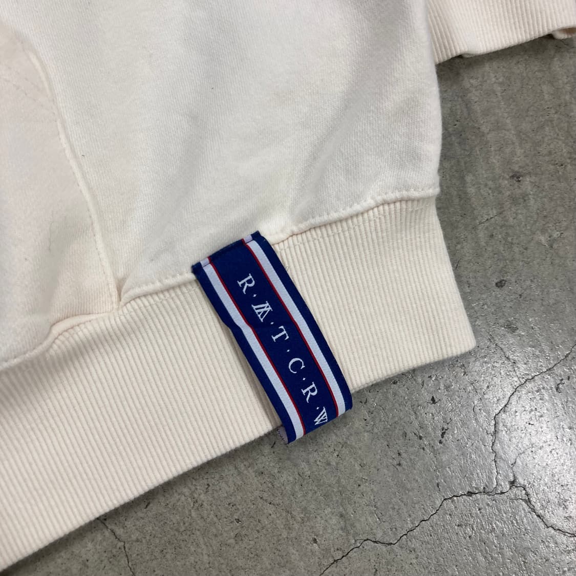 로맨틱크라운 E.D.V 하프자카드 크루넥 맨투맨 상품이미지5