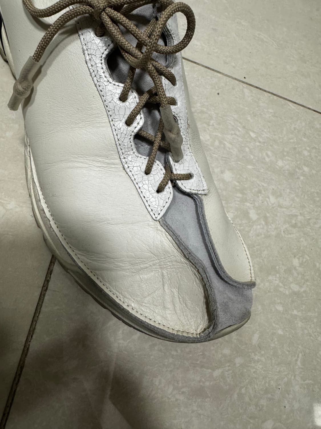 아워레가시 클로브 화이트/회색 가죽 운동화 41 상품이미지5