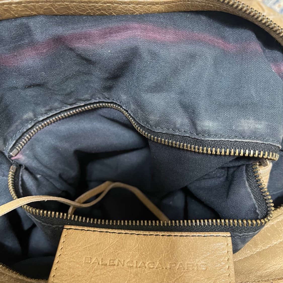 [OS] Balenciaga 레더 베이지 모터백 상품이미지10