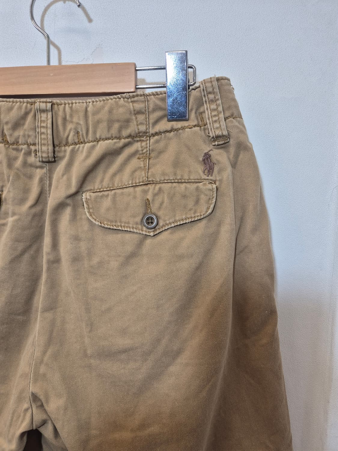 폴로 랄프로렌의 카키색 면 반바지
사이즈는 30 상품이미지3