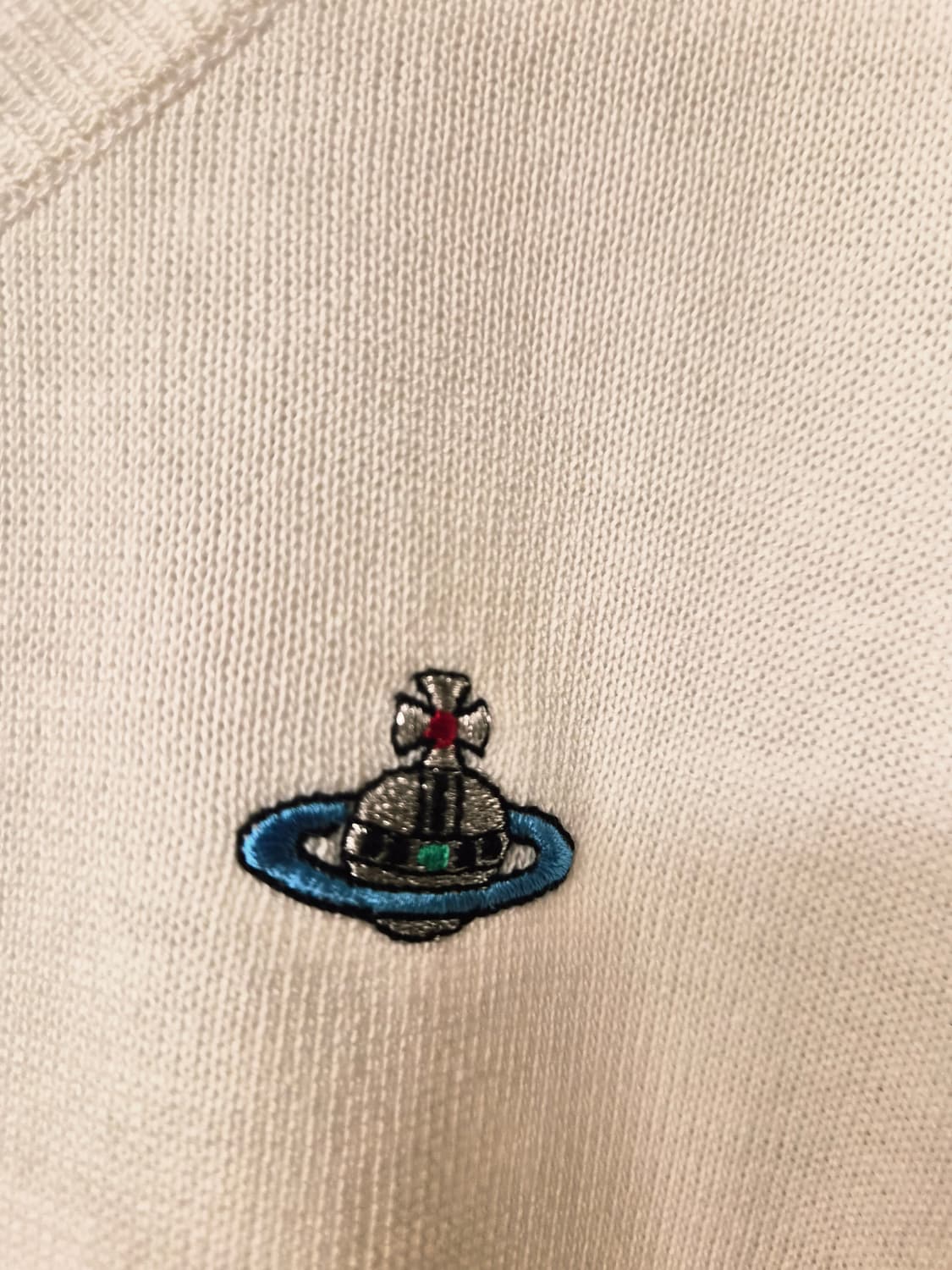 비비안 웨스트우드 정품 ORB 로고 반팔 브이넥 니트 상품이미지6