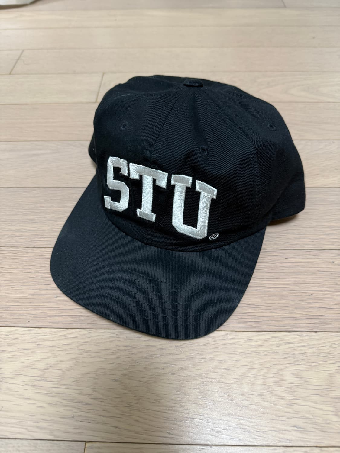 스투시 스투 아치 스트랩백 캡 블랙 판매합니다 상품이미지6