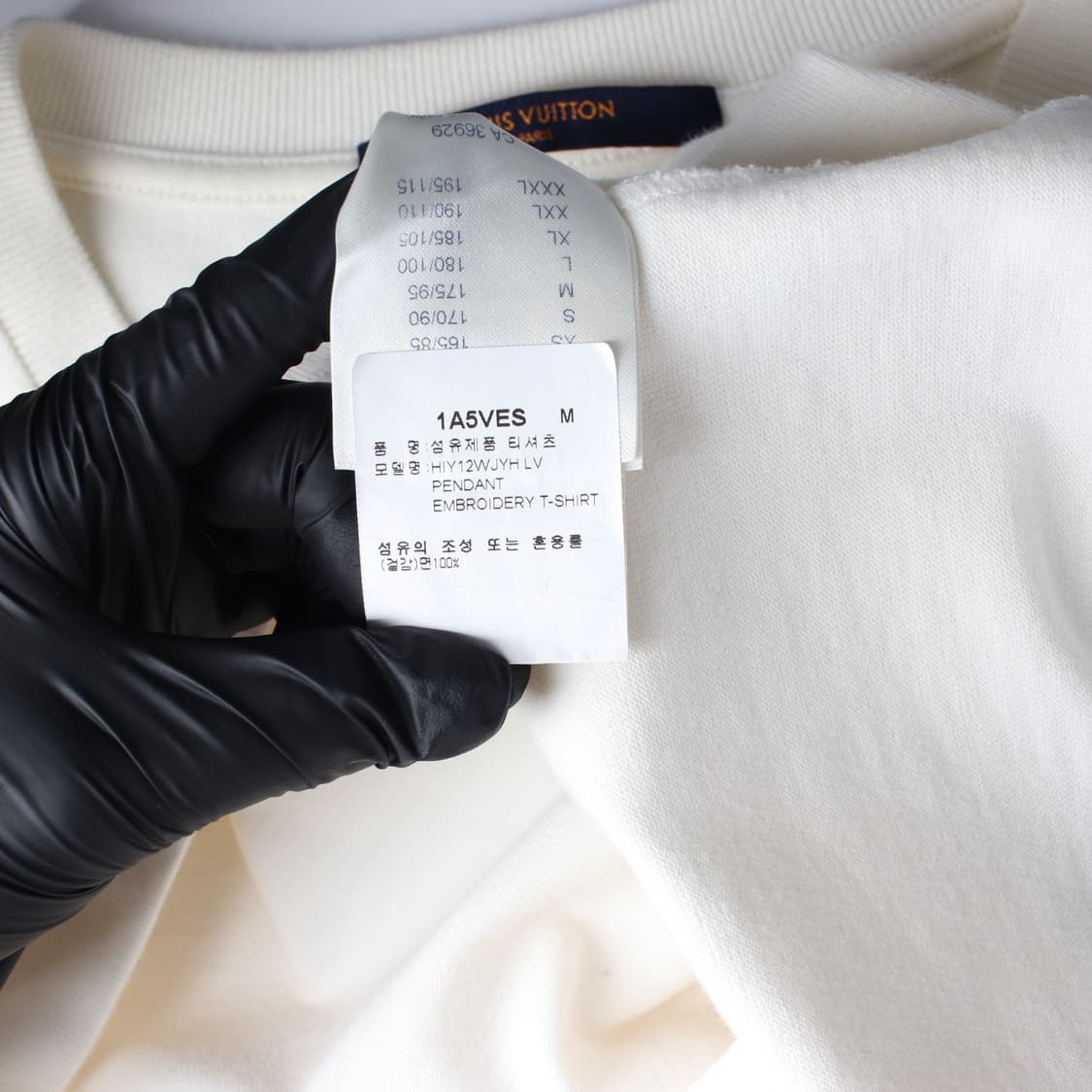 루이비통 펜던트 자수 코튼 반팔 티셔츠 공용 M 상품이미지4