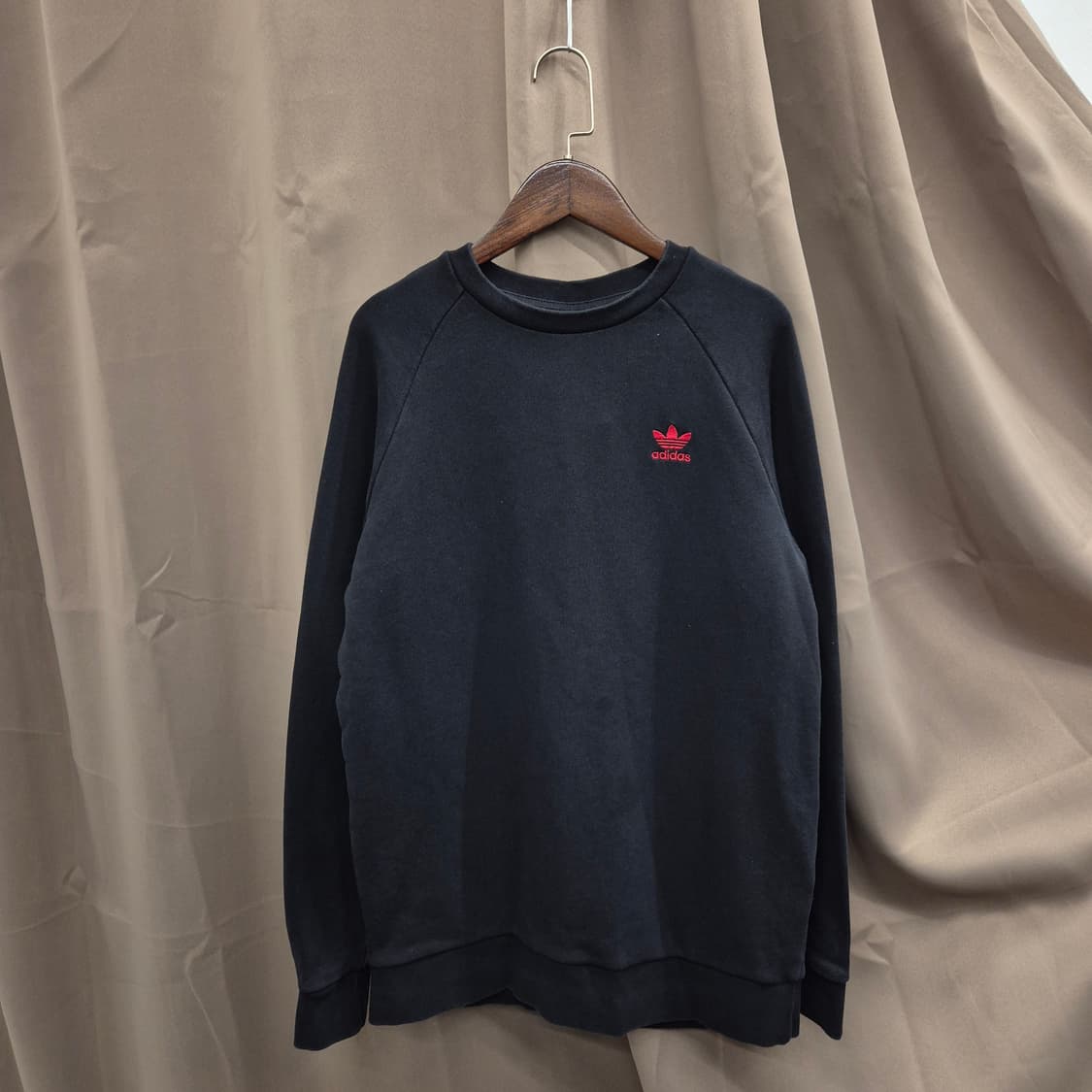 아디다스 에센셜 크루 맨투맨 S 상품이미지1