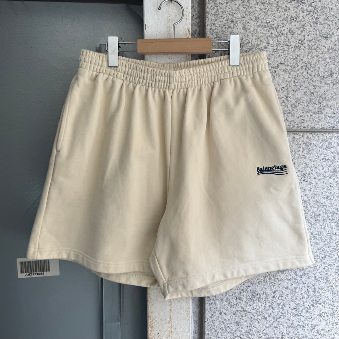 발렌시아가 워드롭 유니핏 웨이브 로고 스웻 숏팬츠 상품이미지1