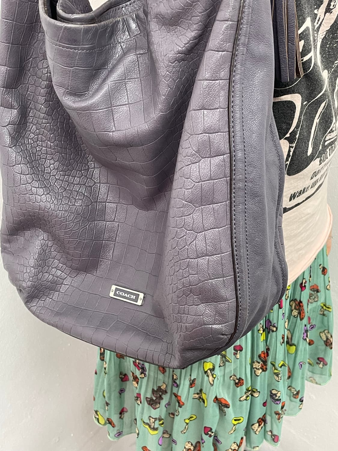 코치 레더 로고 태슬 호보백 상품이미지3