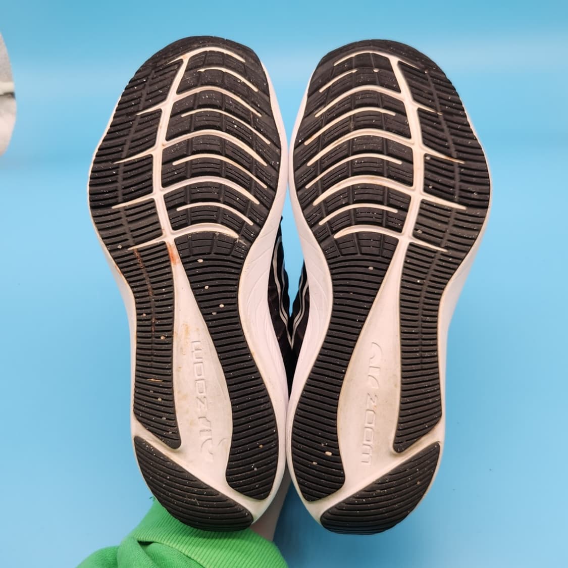 oo 나이키 줌 윈플로 8 운동화250  상품이미지3