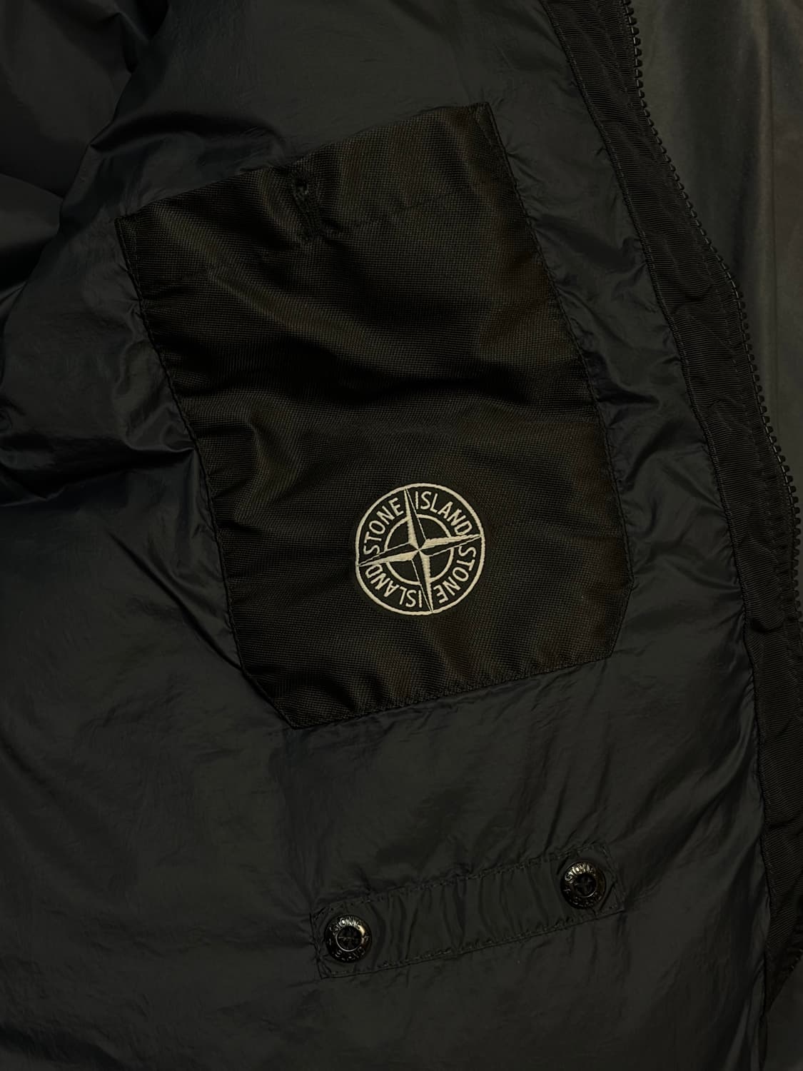 스톤아일랜드 23FW 크링클랩스 논후드 패딩 블랙 L 숏패딩 상품이미지5
