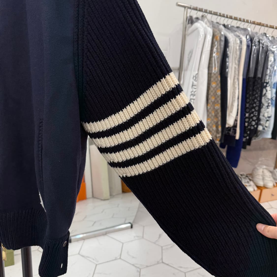 [유일매물/4] 톰브라운 캐시미어 봄버 자켓 상품이미지4