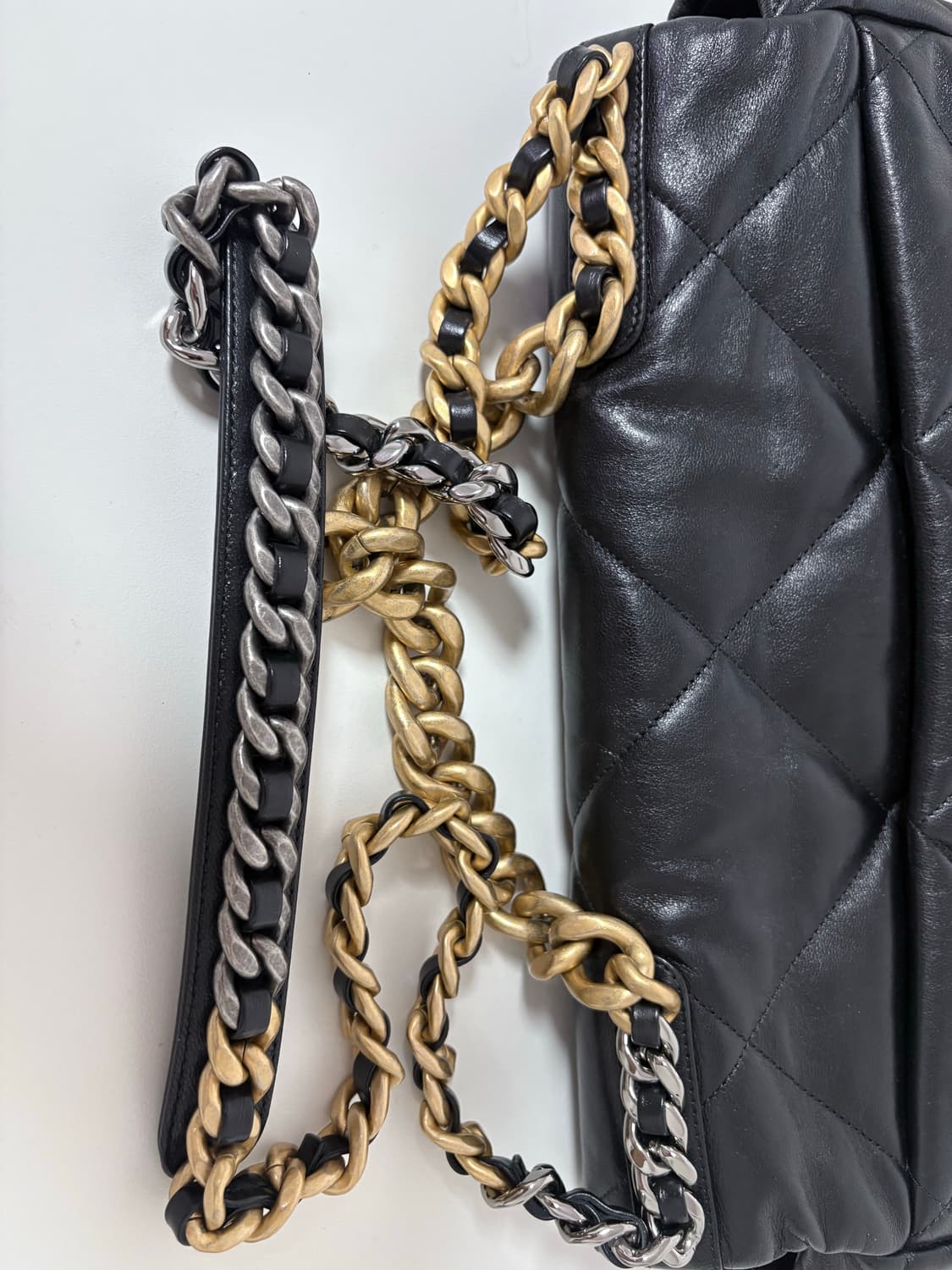 샤넬 19백 라지 블랙 상품이미지8