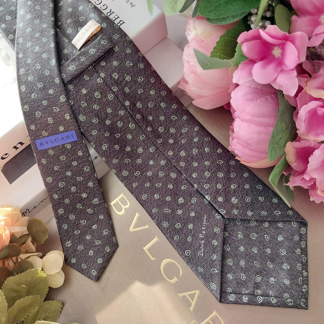 불가리 실크 그레이&에버그린 넥타이 9.7cm S~A+등급 K1392
 상품이미지3