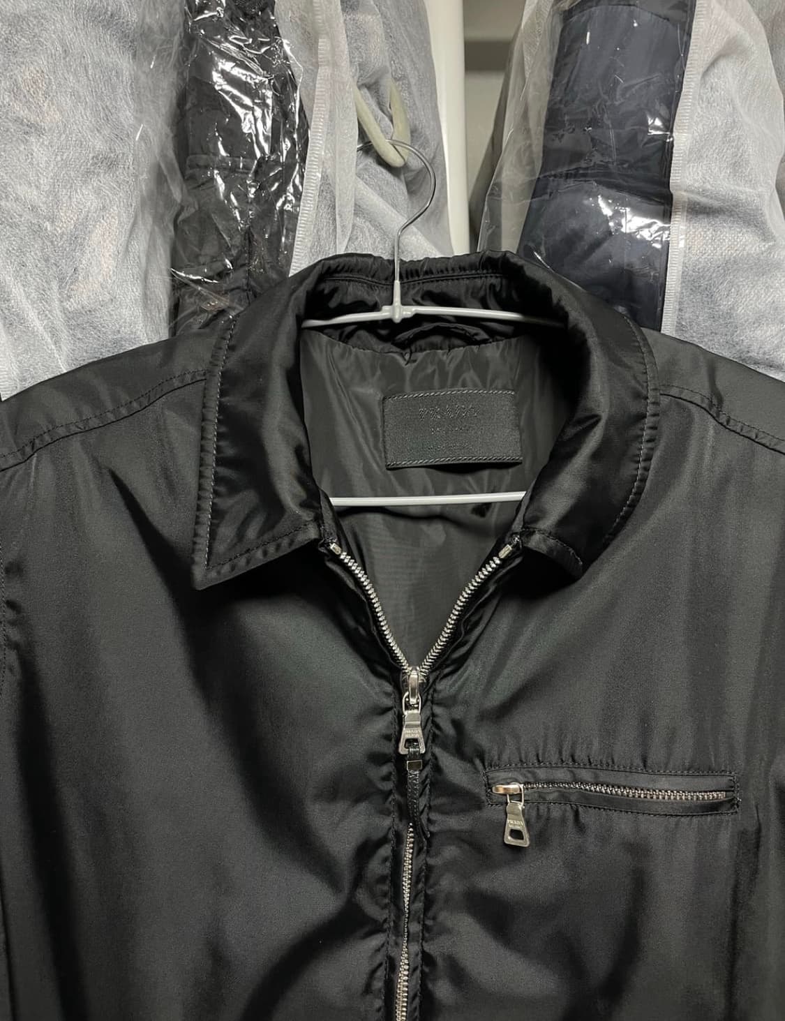 프라다 리나일론 삼각로고 바람막이 자켓 상품이미지3